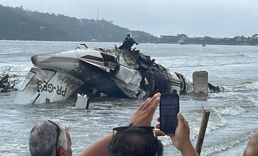 Queda de avião em Ubatuba, no litoral norte de São Paulo