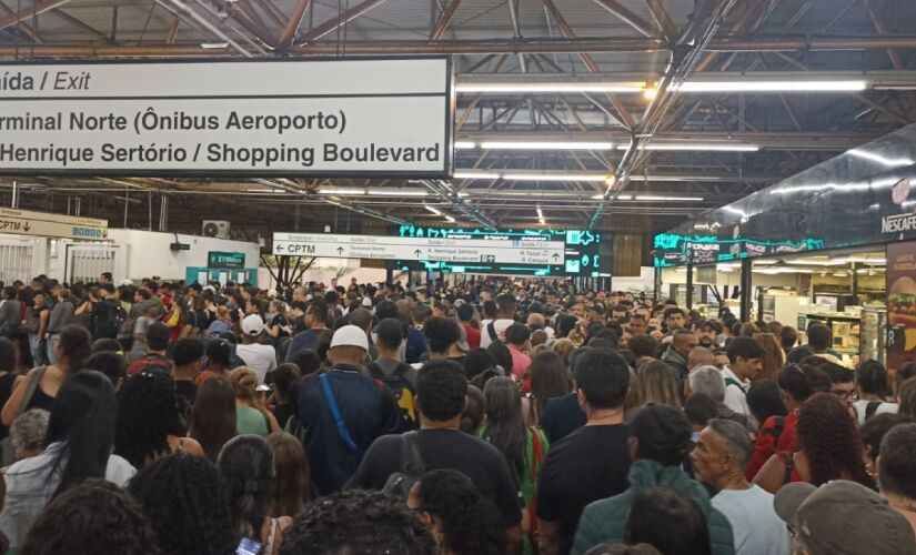 Estação Tatuapé da Linha-3 Vermelha apresenta problema nesta sexta-feira