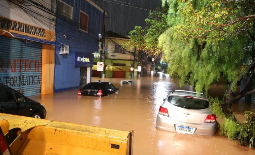 Região central da cidade ficou alagada após as fortes chuvas 