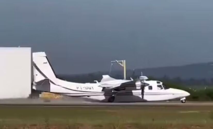 Avião arrastou a barriga por cerca de 500 metros