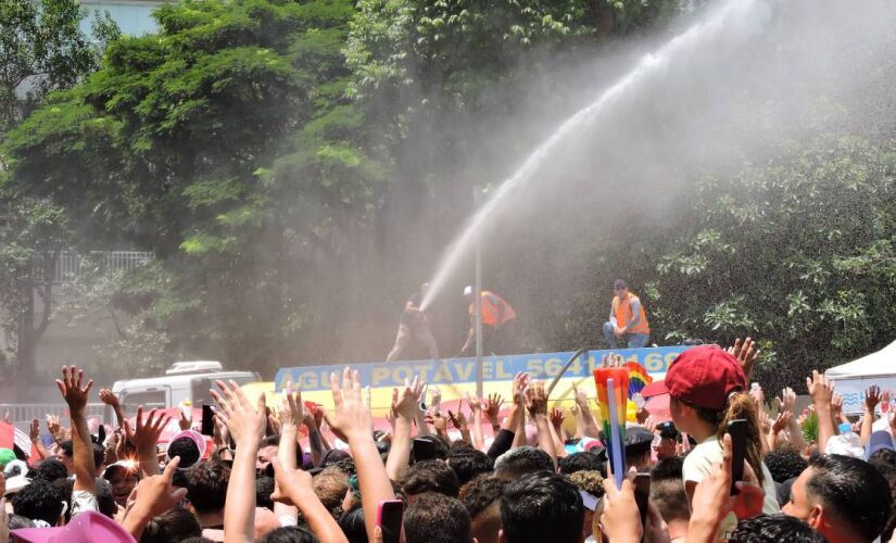 Calor intenso, como o que consta na previsão do tempo para o Carnaval, pode trazer riscos à saúde