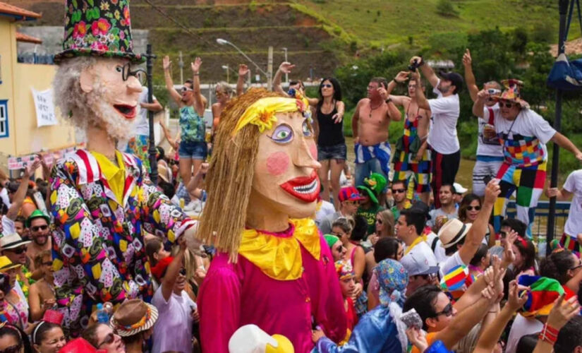 Se você gosta de Carnaval de rua, tradição e marchinhas, São Luiz do Paraitinga é um destino imperdível