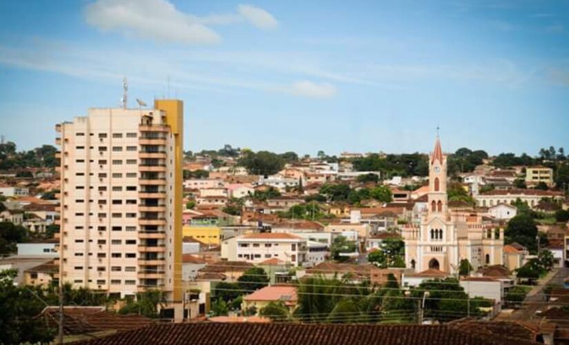 Líder frequente nos rankings de temperaturas mais altas do estado, Igarapava está situada a aproximadamente 445 km da capital paulista e abriga cerca de 46.835 habitantes. 