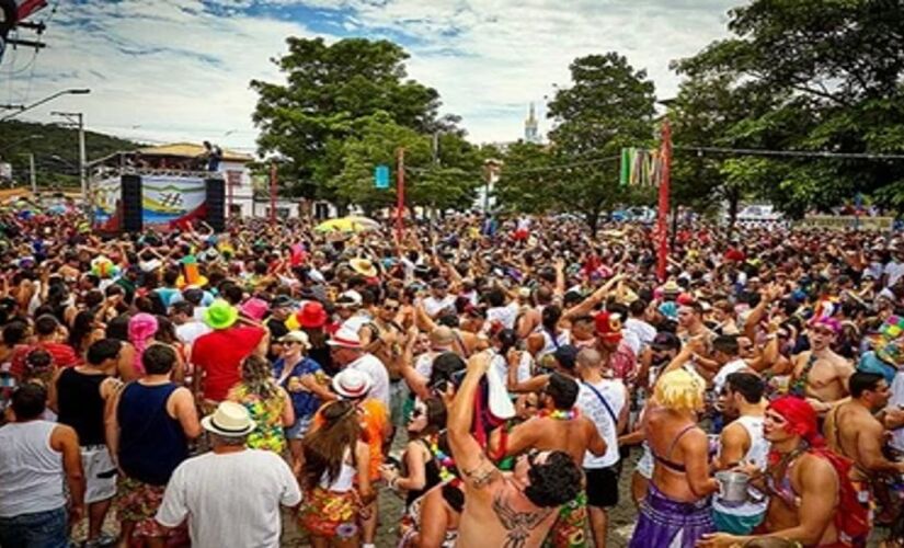 Se você gosta de Carnaval de rua, tradição e marchinhas, São Luiz do Paraitinga é um destino imperdível