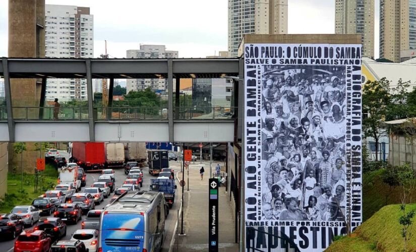 'O Cúmulo do Samba' pode ser visto por quem cruza a avenida Anhaia Melo, na altura do metrô