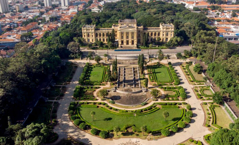 Iniciativa busca promover o cinema nacional por obras que refletem a história do Brasil