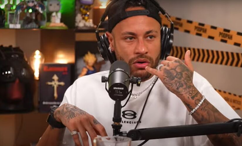 Neymar durante participação no podcast PodPah