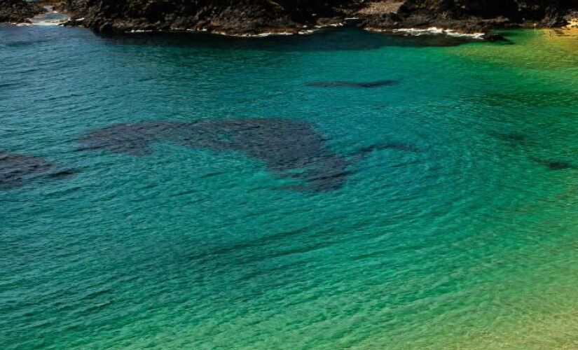Local conquista visitantes com suas águas cristalinas e paisagens deslumbrantes
