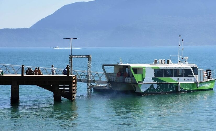 Moradores de Ilhabela que usam o cartão pagam R$ 2,10 na passagem