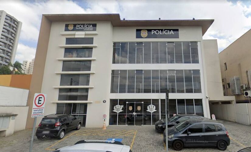 Vítima, que já tinha medida protetiva contra o suspeito, foi à Delegacia da Defesa da Mulher novamente