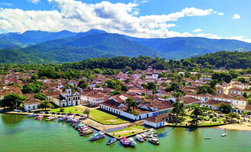A encantadora cidade de Paraty é uma das mais belas para conhecer em São Paulo
