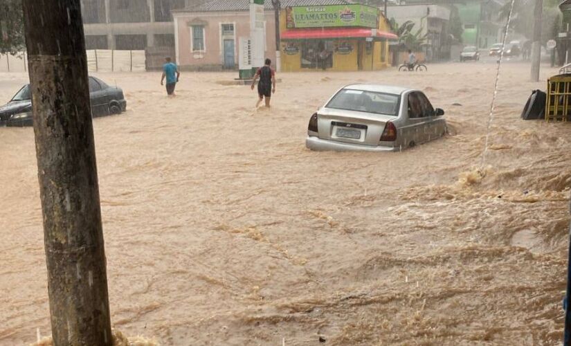 A cidade registrou mais de 90 milímetros de chuva em uma hora