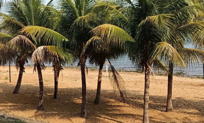 Praia de água doce fica às margens do rio Paraná