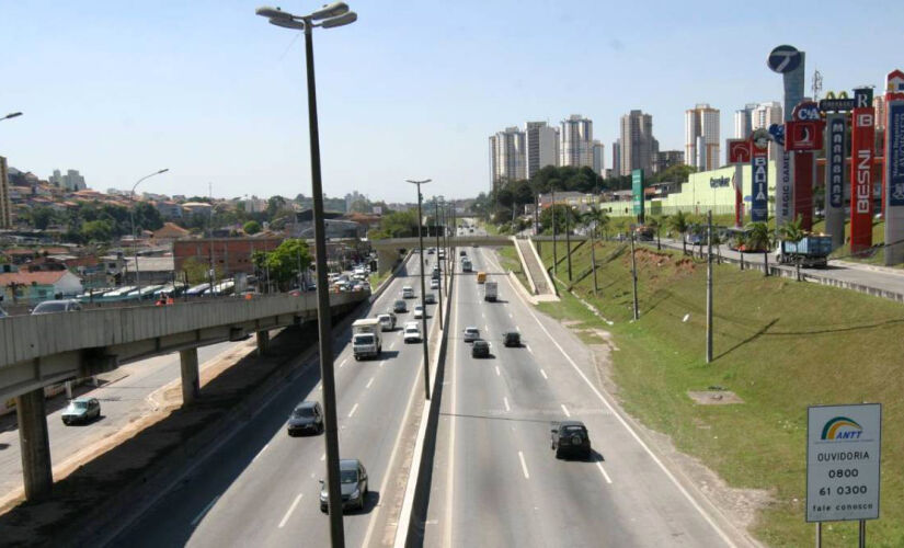 Trecho da rodovia Régis Bittencourt (BR-116), que corta a cidade de Taboão da Serra, voltou a ser tema de discussão