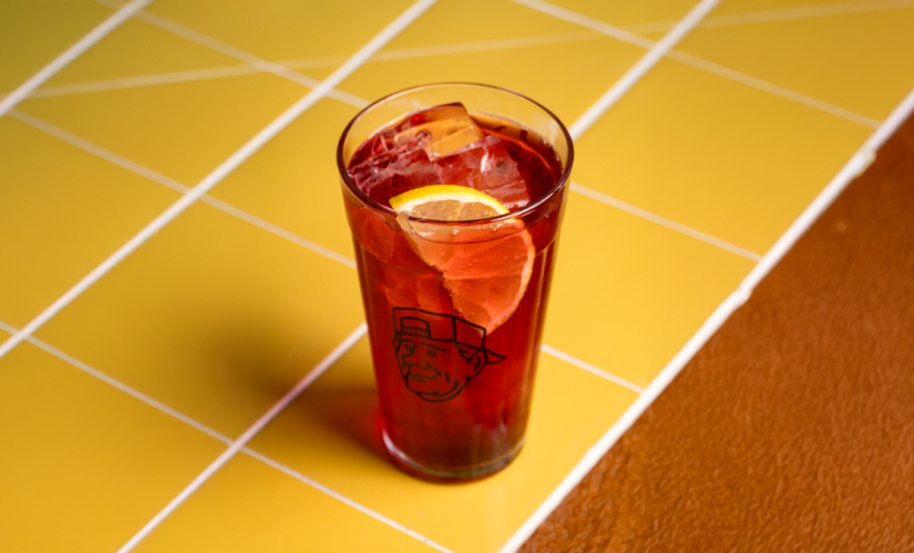 Soda de jabuticaba e cambuci do restaurante Vô Zé, em Ubatuba, no litoral norte paulista