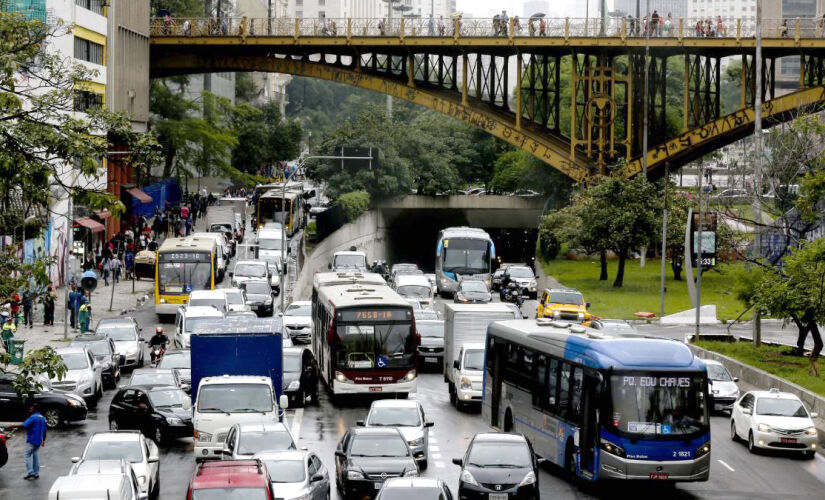 Saída do túnel que passa embaixo do Vale do Anhangabaú, no centro de São Paulo