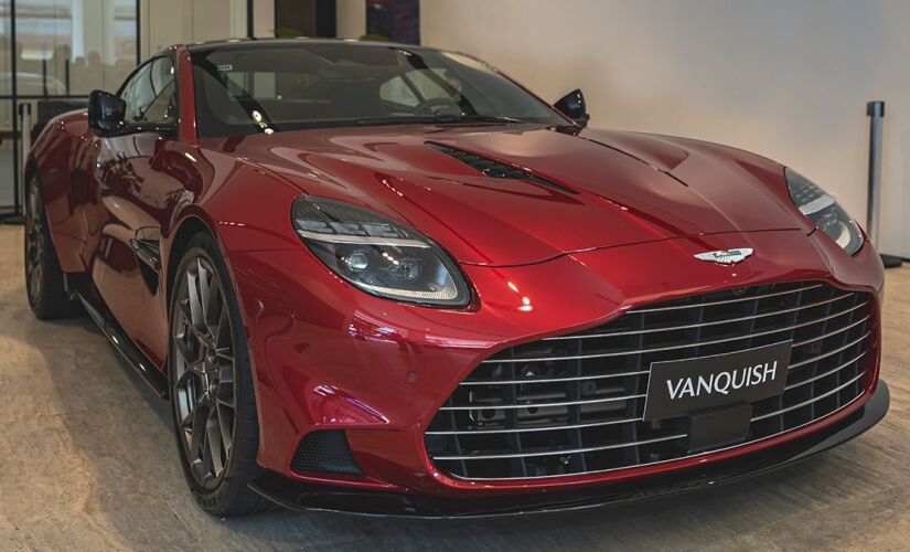 Vanquish é capaz de acelerar da imobilidade aos 100 km/h em 3,3 segundos e atingir 345 km/h