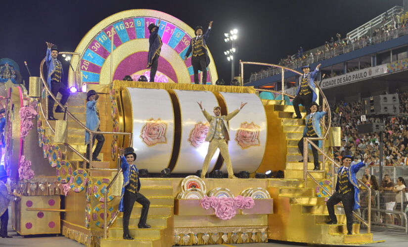 Neste ano, a Rosas de Ouro foi a grande campeã do Carnaval de São Paulo