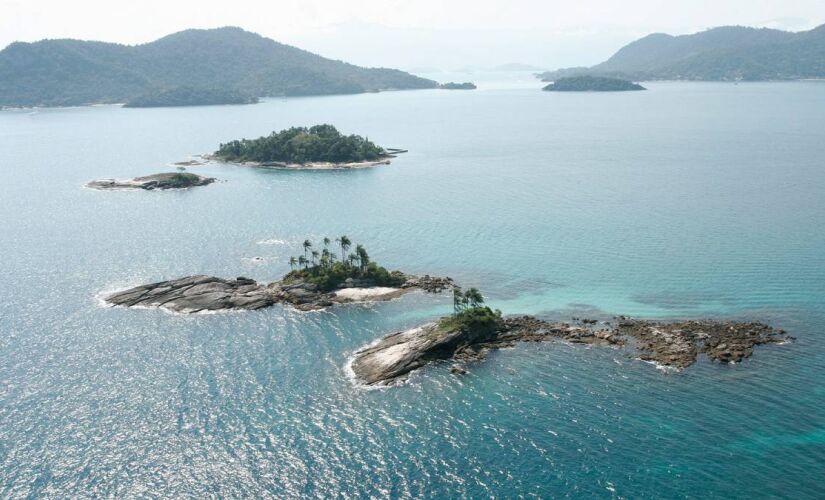 Conhecidas como o 'Caribe Brasileiro', duas ilhas, quase gêmeas, abrilhantam o Rio de Janeiro, mais precisamente em Angra dos Reis, no litoral sul