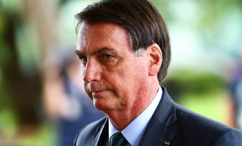 Bolsonaro enfrenta acusações de cinco crimes relacionados à trama golpista