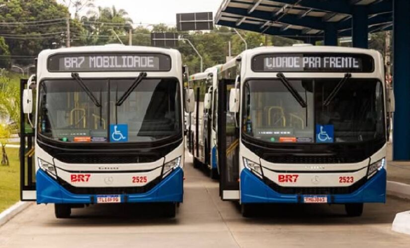 Além dos 15 ônibus já entregues nesta segunda-feira (17/3), outros 20 novos veículos estão previstos no mês de abril