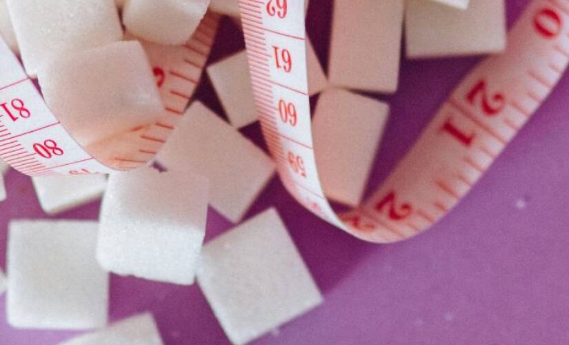 Nutricionista revela qual dos tipos de adoçante você deve usar