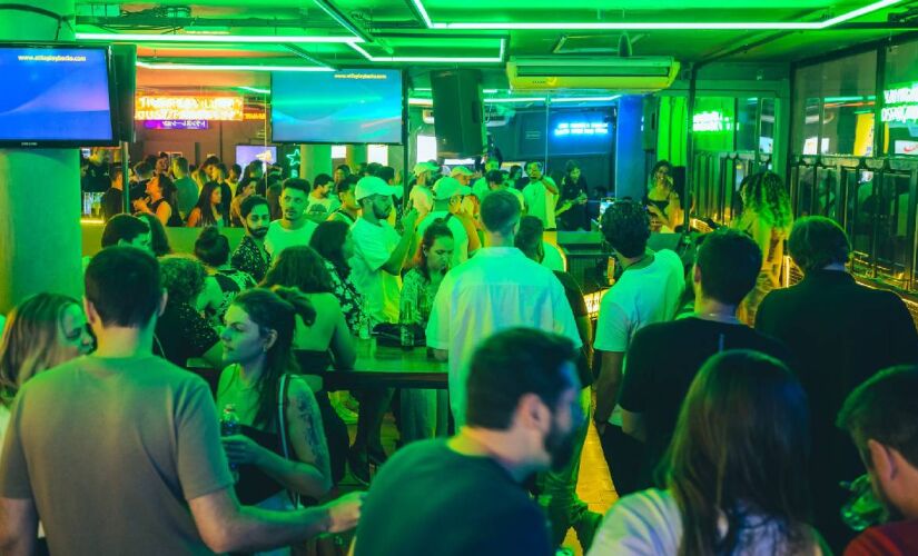Karaokês são lugares perfeitos para se divertir 