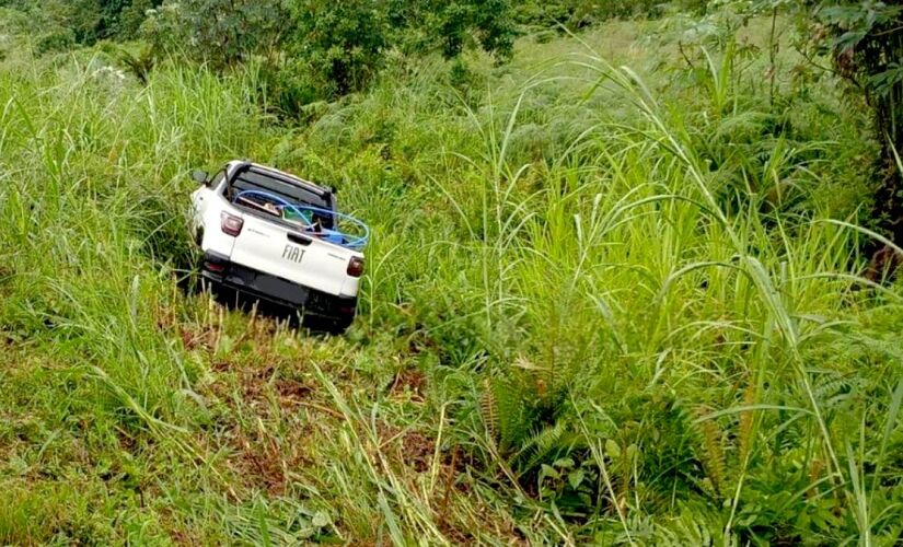 Acidente entre carros e carreta Peruibe