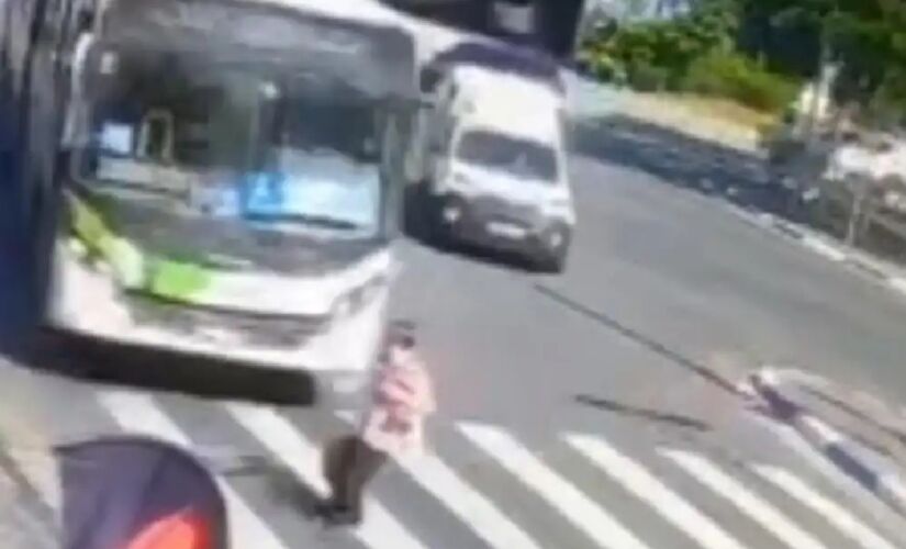 Motorista do ônibus realizou o teste do bafômetro, que deu negativo