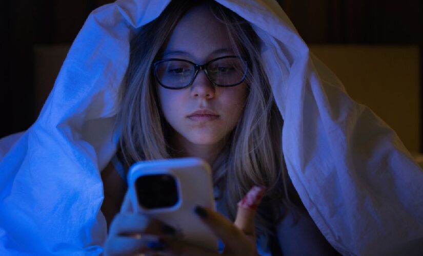 Órgãos de saúde alertam sobre o consumo excessivo de conteúdos de baixa qualidade nas redes sociais