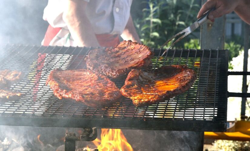 Esse truque pode salvar o seu churrasco. 