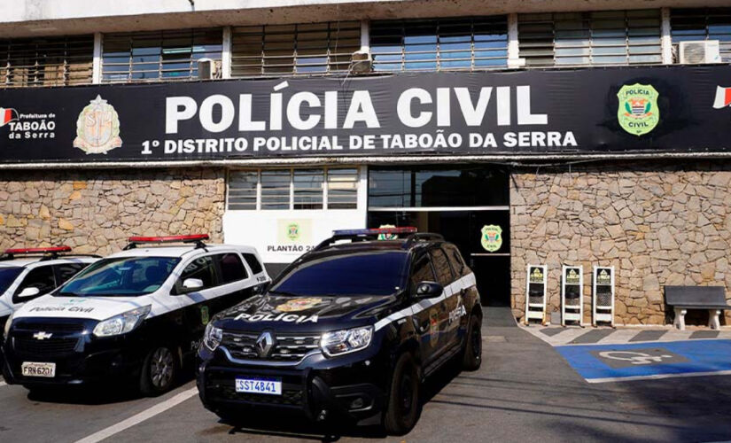 Polícia Civil do 1&ordm;DP investiga caso de carro roubado em Taboão da Serra, na região sudoeste da Grande São Paulo 