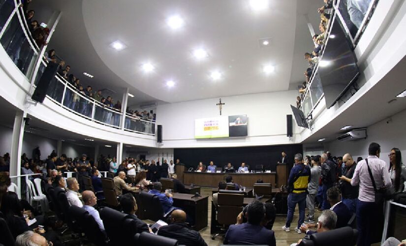 Câmara recebeu audiência pública para discutir o futuro da avenida Aprígio Bezerra da Silva