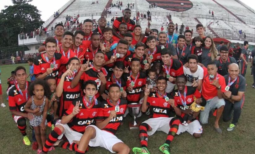 Vinícius Jr., Hugo Souza e Alexsandro Ribeiro conquistaram sete títulos juntos em dois anos