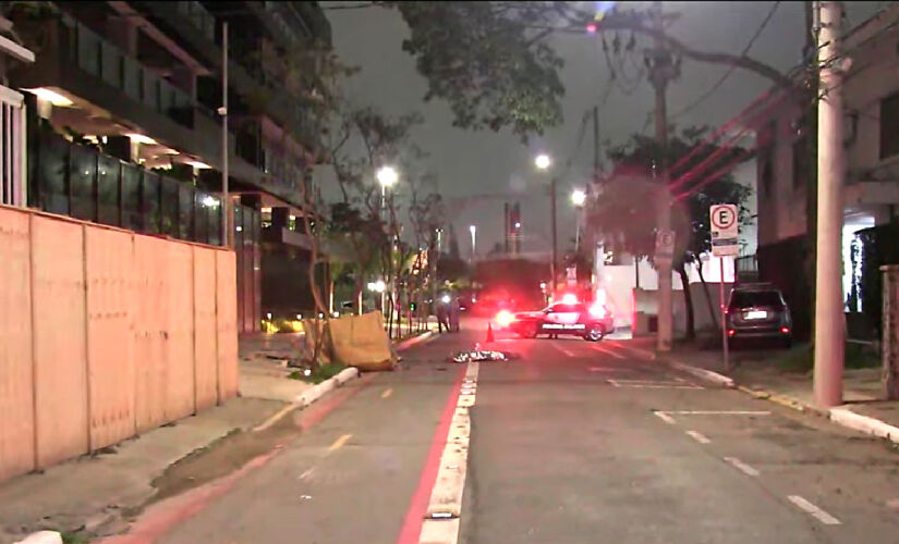 Trabalhador caiu do 10&ordm; andar de um prédio na região do Ibirapuera, na zona sul de São Paulo, e morreu na noite desta sexta-feira (23/5)