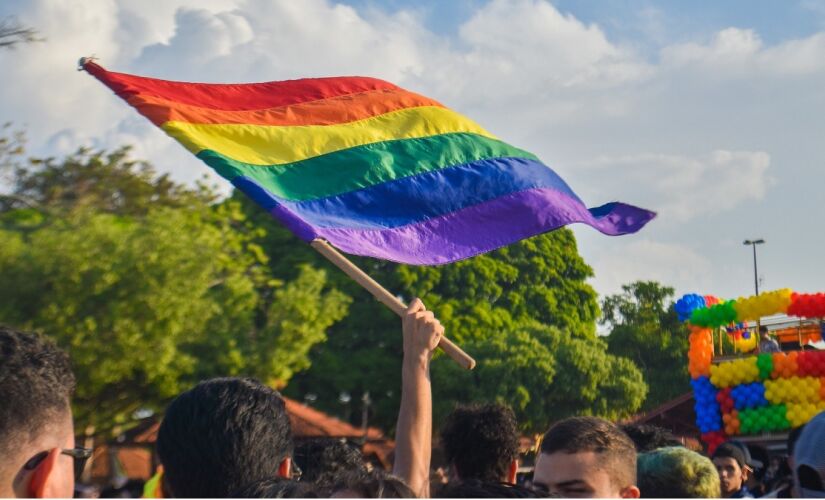 LGBTs tomam as ruas por respeito e garantia de direitos 