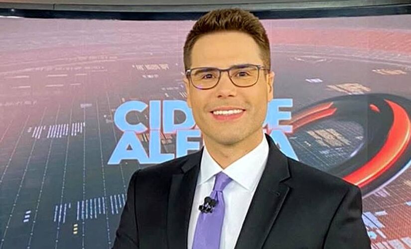 Bastidor está aquecido nos corredores do Sistema Brasileiro de Televisão (SBT) para a estreia de Luiz Bacci, no comando do programa Alô, Você