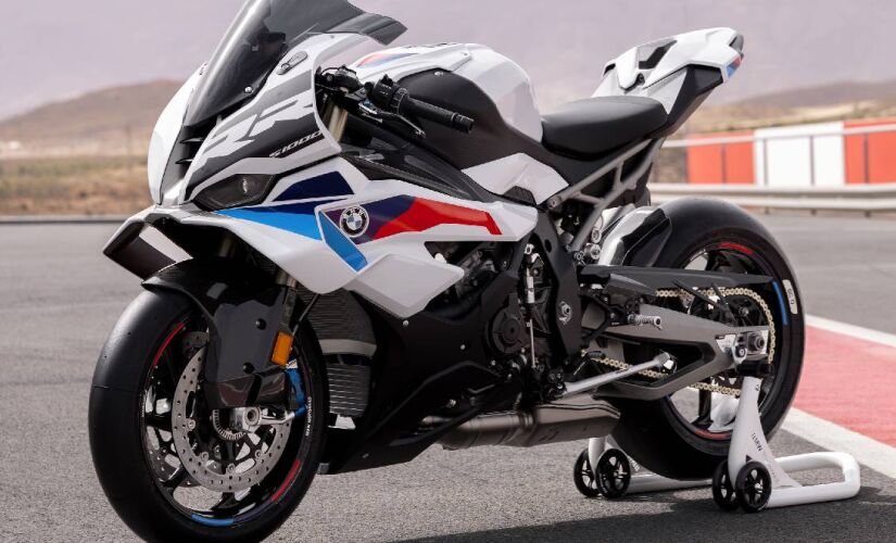 BMW S 1000 RR tem preço de lançamento a R$ 139.900 na cor preta