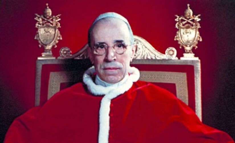 Papa Pio XII (que exerceu o papado de 2 de março de 1939 até 9 de outubro de 1958, por 19 anos) tomou a decisão de encerrar o torneio de futebol após confusão