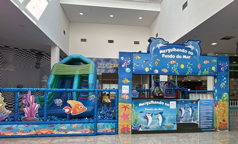 Piscina de bolinhas foi inaugurada em shopping da Grande São Paulo