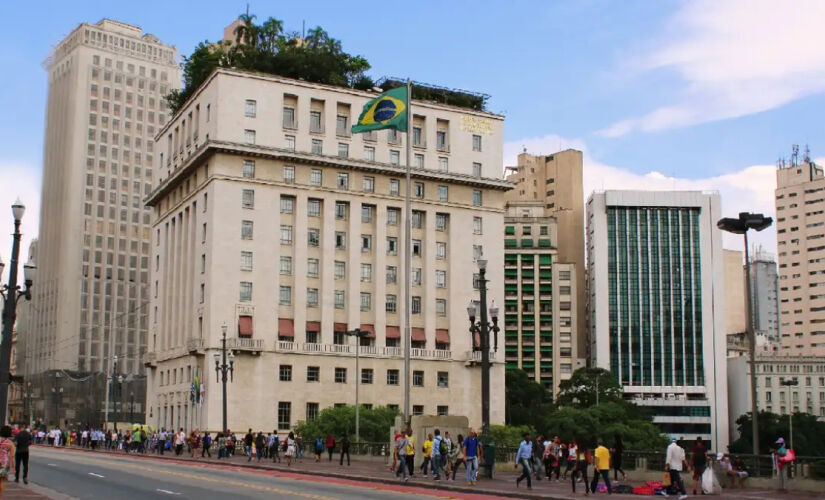 Tirolesa será instalada no alto do edifício da Prefeitura e vai até o rooftop do Shopping Light
