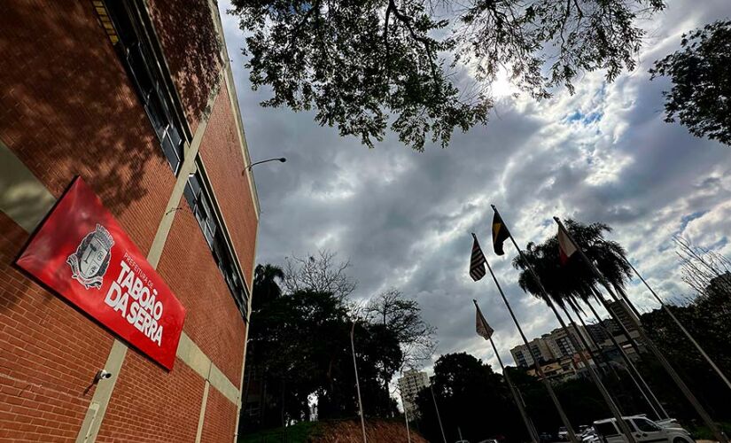 Prefeitura de Taboão da Serra, na região metropolitana de São Paulo, oficializou a concessão de revisão geral anual dos vencimentos dos servidores públicos municipais, com um reajuste de 4,77%