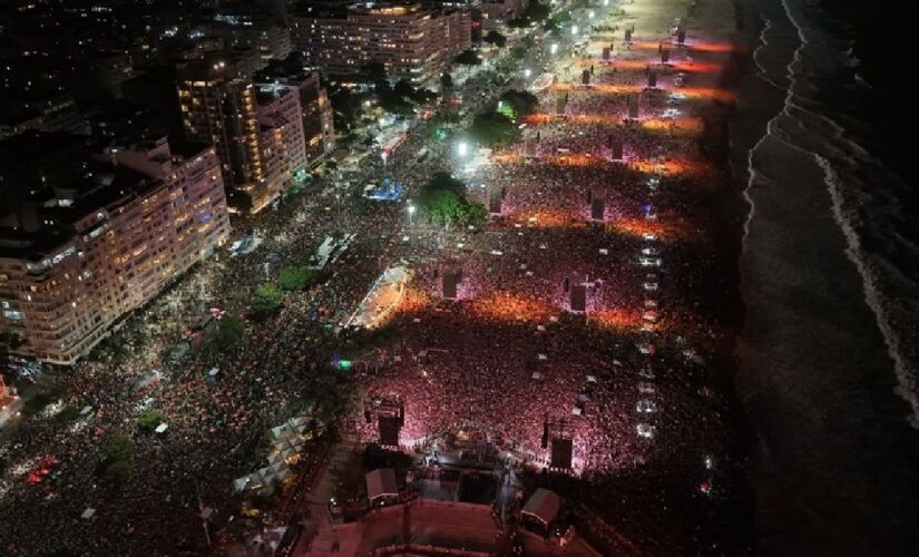 Lady Gaga arrastou uma legião de fãs para evento na praia de Copacabana