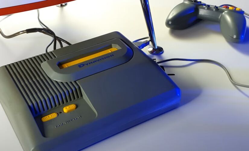 Com o sucesso dos videogames, floresceu um mercado vibrante e criativo: o dos clones e das marcas de consoles alternativas
