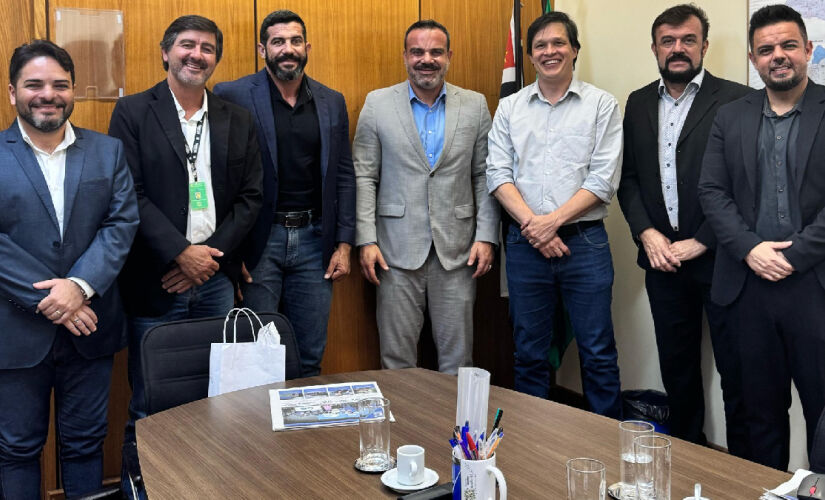 Comitiva de Porto Feliz se reuniu na última terça-feira com representantes da Secretaria de Estado da Educação