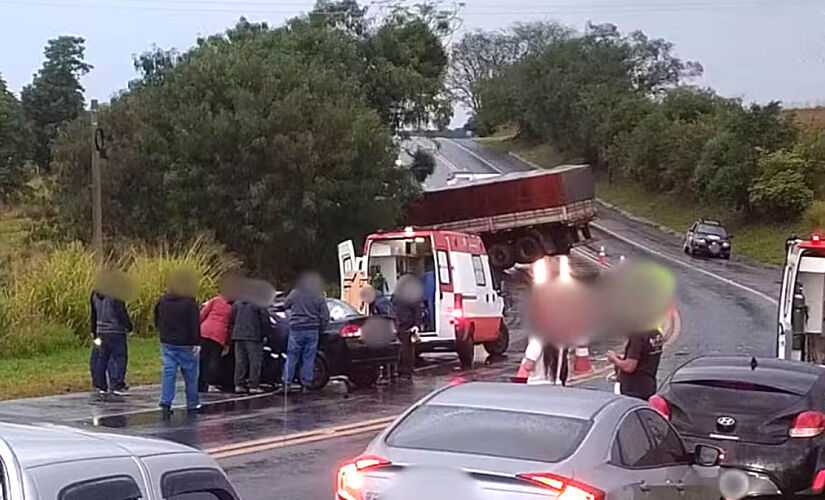 Segundo a Polícia Rodoviária, o acidente foi registrado no km 28, lugar em que os veículos bateram de frente