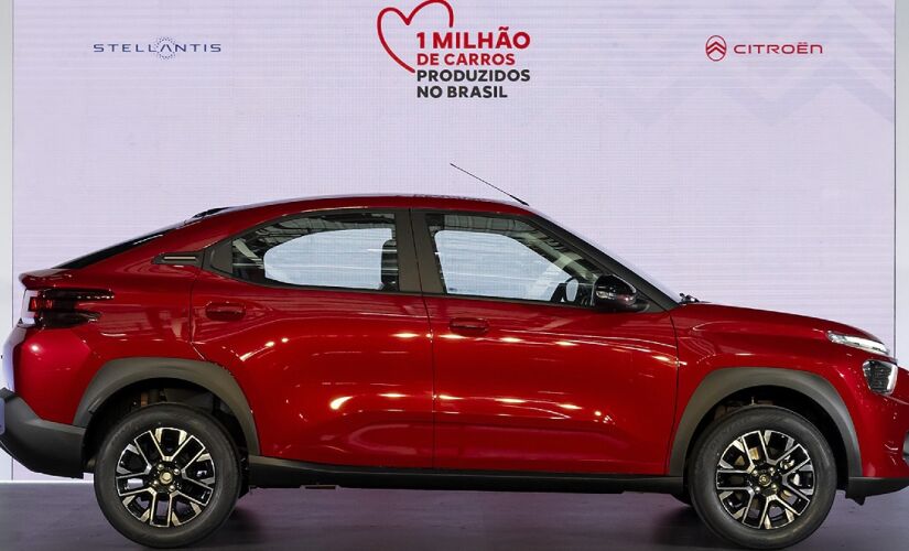 Basalt Shine foi escolhido pela Citroën para simbolizar o veículo de número um milhão