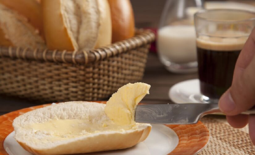 Chamado popularmente de 'refeição mais importante do dia' o café da manhã deve ser feito antes das 9h