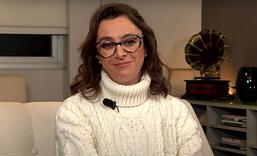 Pouco tempo após o anúncio, Cátia falou sobre o assunto em uma live em seu canal no Youtube e explicou que um dos motivos que a levou a tomar a decisão foi a falta de estrutura da emissora