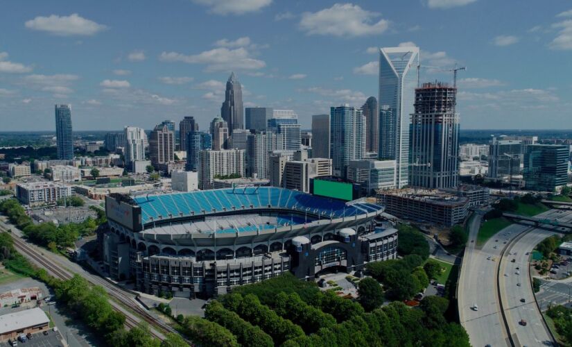 O entorno do Bank of America Stadium é repleto de atrações culturais, gastronômicas e de lazer.